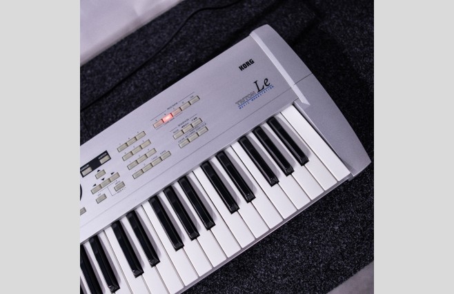 Used Korg Triton LE 61 Note Synthesizer with Flight Case (SN:006390) - Image 7